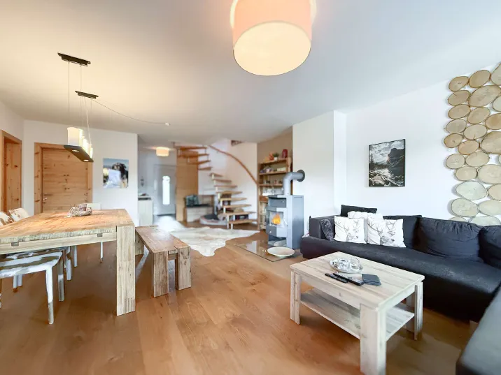 Hochwertige Dachgeschoss-Maisonettewohnung mit Westbalkon