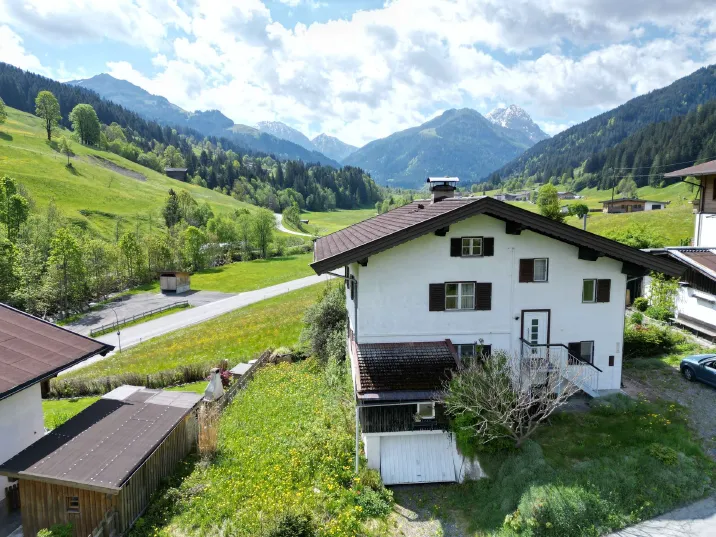 Grundstück mit royalem Bergblick und Baubescheid