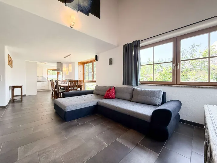 Lichtdurchflutete Maisonettewohnung in Ruhelage