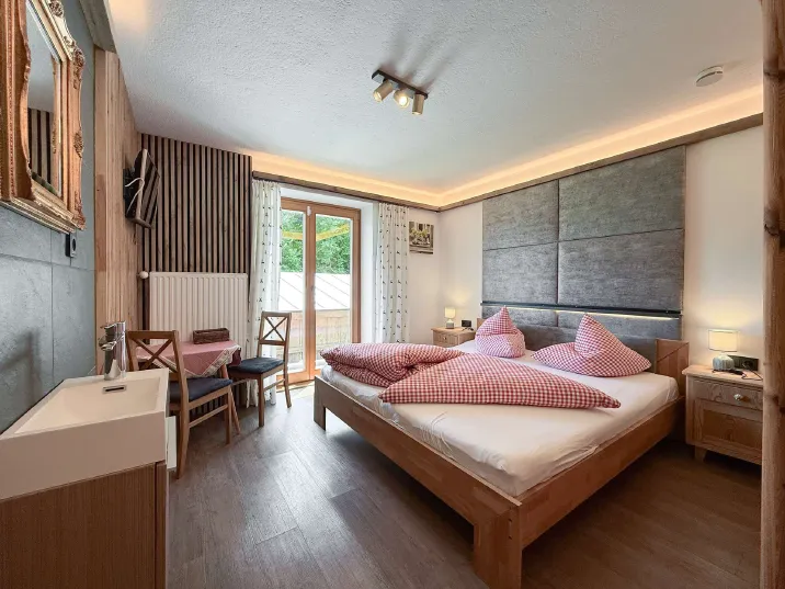 Großzügiges Einfamilienhaus mit Kaiserblick und genehmigtem Bescheid