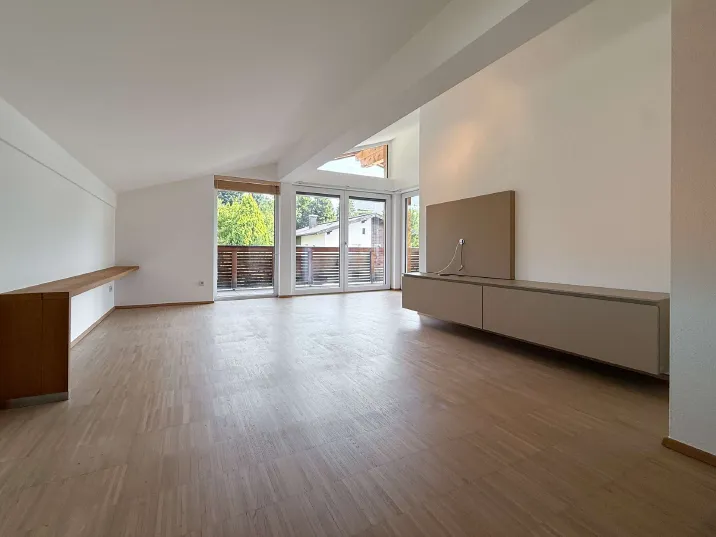 Ruhige und zentrale Dachgeschoßwohnung mit Sonnenterrasse