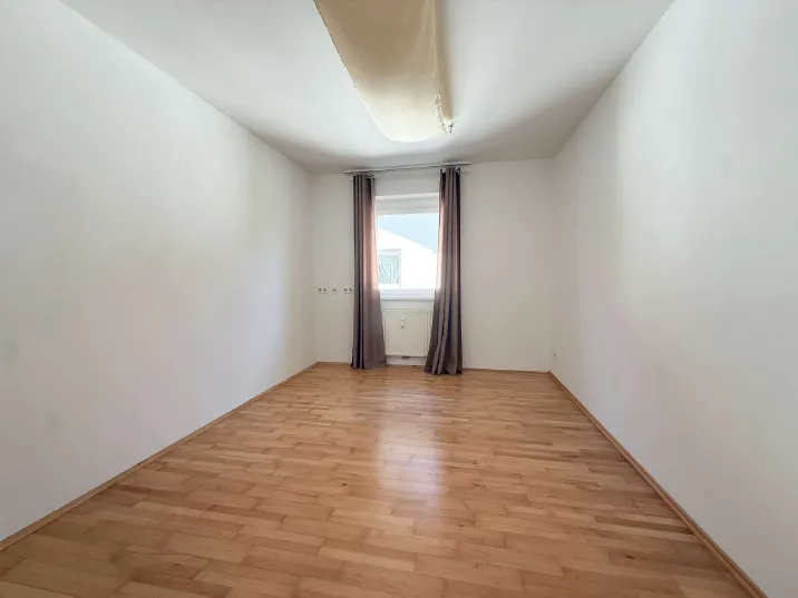 Helle Dachgeschoßwohnung mit Bergblick
