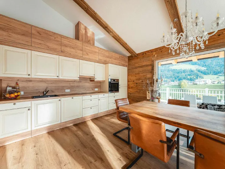 Neuwertiges Zweifamilienhaus am Sonnhang