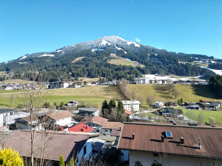 Neuwertiges Zweifamilienhaus am Sonnhang