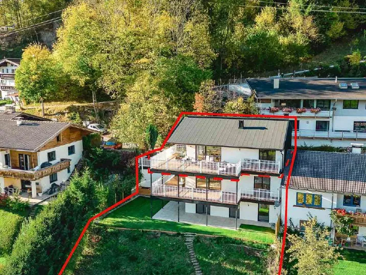 Neuwertiges Zweifamilienhaus am Sonnhang