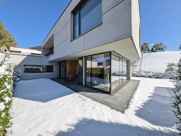 Architektenhaus in sonniger Ausblickslage