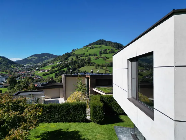 Architektenhaus in sonniger Ausblickslage