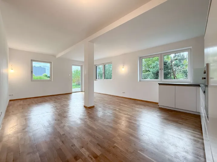 Helle Terrassenwohnung mit Bergblick