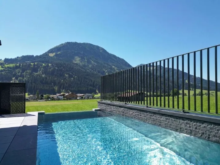 Sonnenverwöhntes Neubau-Chalet mit Fernblick