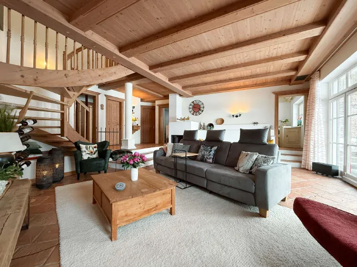 Großzügiges Doppelhaus mit Blick ins Grüne