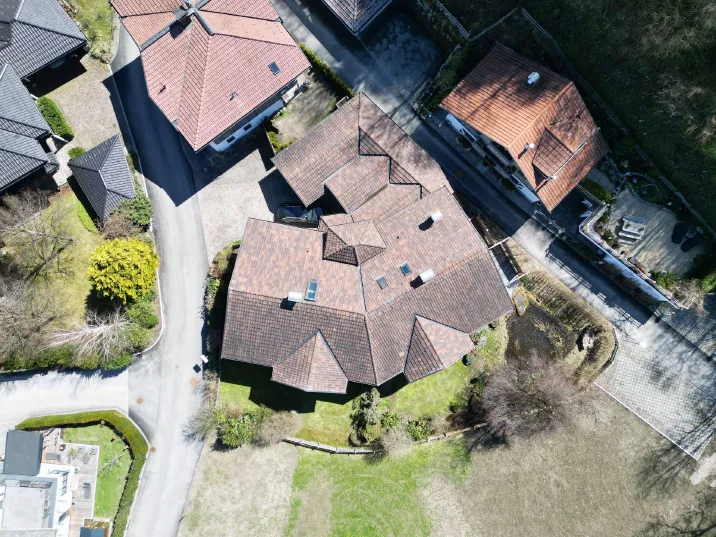 Zweifamilienhaus in ruhiger und naturnaher Lage