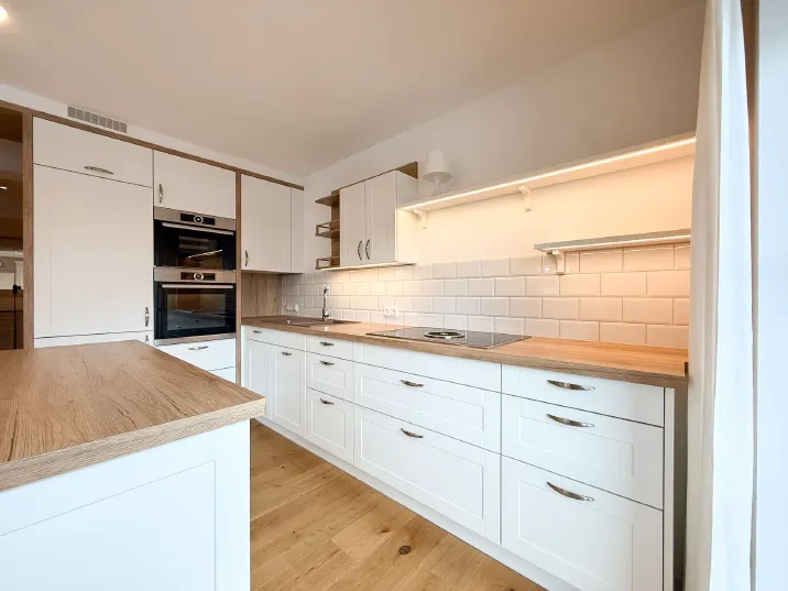 Sonnige und zentrale 2-Zimmerwohnung mit Bergblick