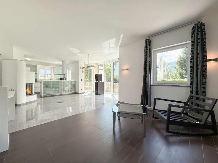 Großzügiges Grundstück mit Haus in ruhiger Lage