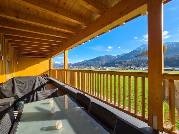 Dachgeschoss-Maisonette in Sonnenlage mit Bergblick