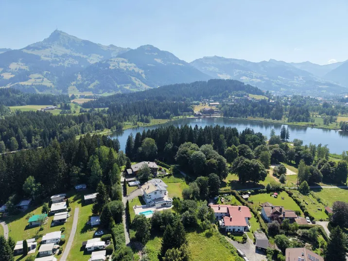 Villa in Seenähe