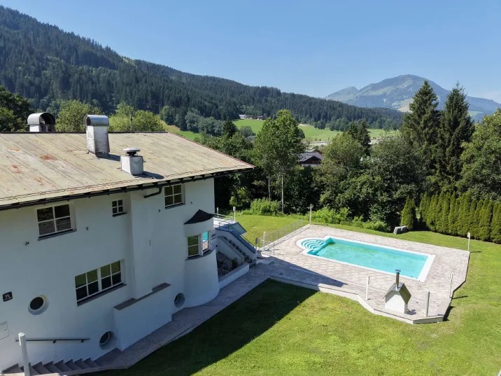 Villa in Seenähe