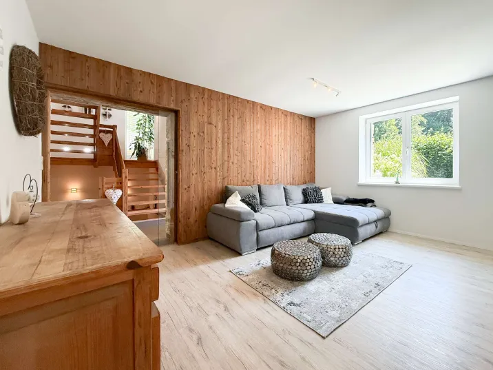 Moderne Doppelhaushälfte in Ruhelage