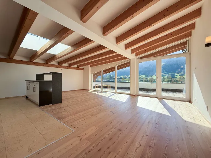 Zentrale 4-Zimmerwohnung mit Sonnenterrasse